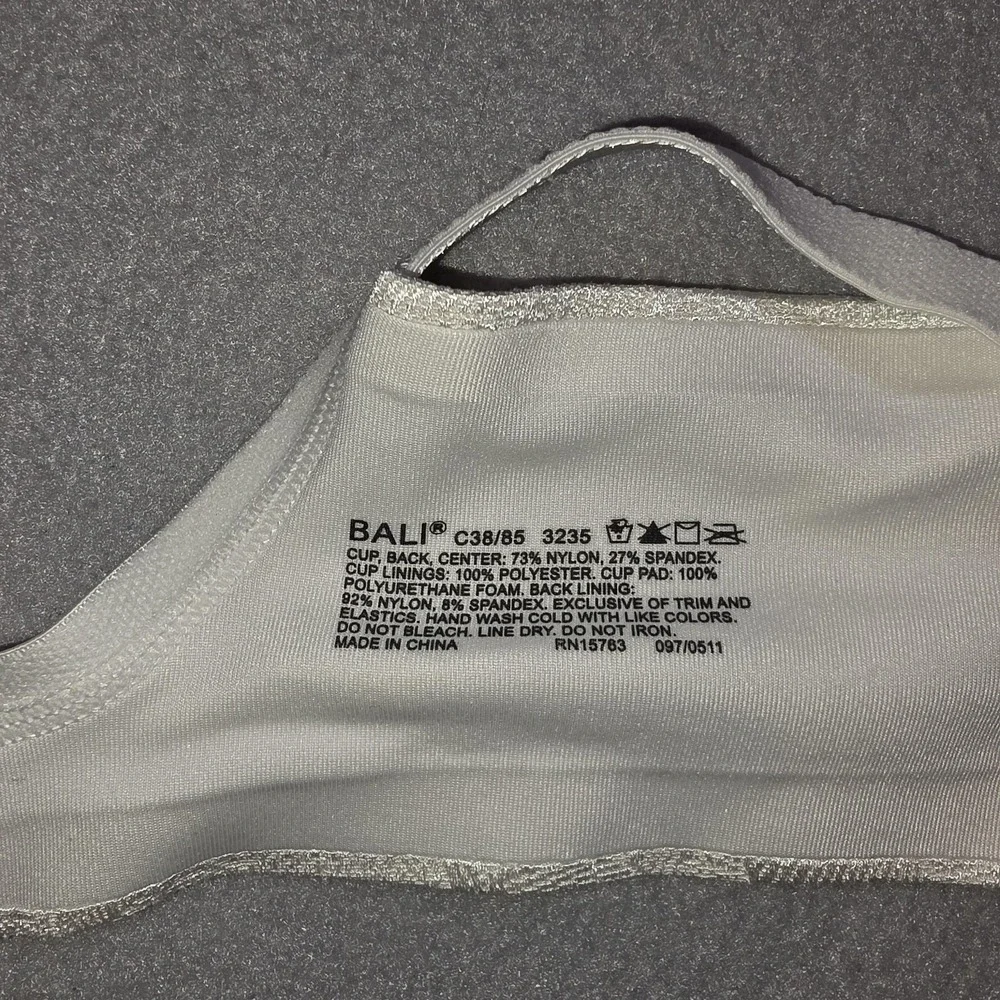 Bali Bra 38C Underwire Lightly Lined Floral Jacquard Adjustable 3235‎
